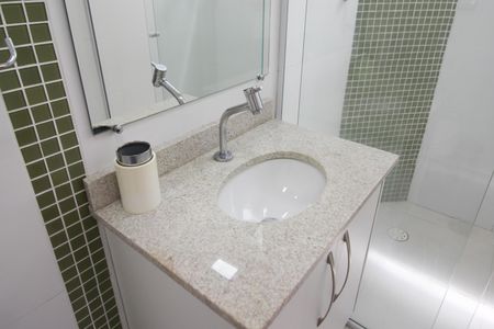 Apartamento à venda com 70m², 2 quartos e 2 vagasBanheiro da Suíte