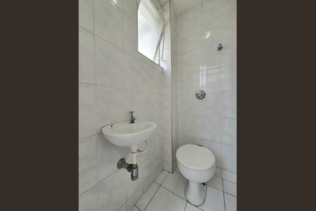 Apartamento à venda com 70m², 2 quartos e 2 vagas Apartamento à venda com 70m², 2 quartos e 2 vagasBanheiro de serviço