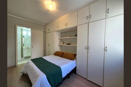 Apartamento à venda com 70m², 2 quartos e 2 vagas Apartamento à venda com 70m², 2 quartos e 2 vagasSuíte
