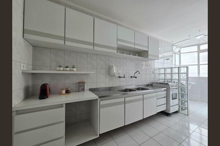 Apartamento à venda com 70m², 2 quartos e 2 vagas Apartamento à venda com 70m², 2 quartos e 2 vagasCozinha