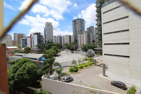 Vista de apartamento à venda com 2 quartos, 70m² em Vila Olímpia, São Paulo