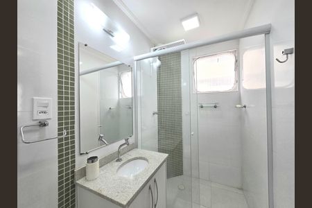 Apartamento à venda com 70m², 2 quartos e 2 vagas Apartamento à venda com 70m², 2 quartos e 2 vagasBanheiro da Suíte