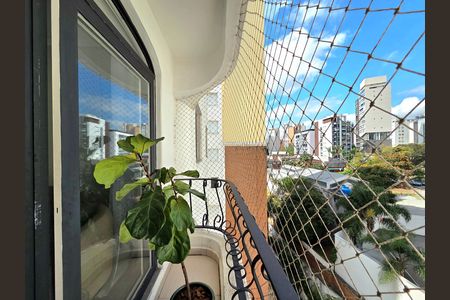 Varanda de apartamento à venda com 2 quartos, 70m² em Vila Olímpia, São Paulo