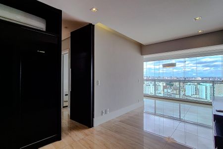 Apartamento para alugar com 2 quartos, 75m² em Aclimação, São Paulo