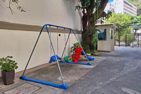 Apartamento à venda com 74m², 2 quartos e 1 vagaÁrea comum