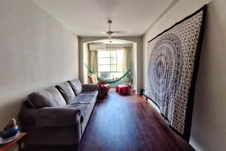 Apartamento à venda com 74m², 2 quartos e 1 vagaSala