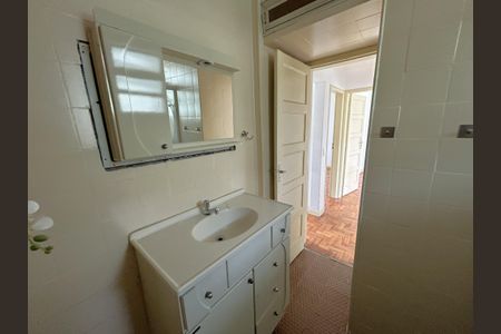 Apartamento para alugar com 55m², 3 quartos e sem vagaBanheiro