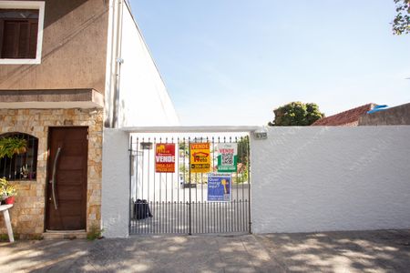 Casa à venda com 70m², 2 quartos e 2 vagasFACHADA