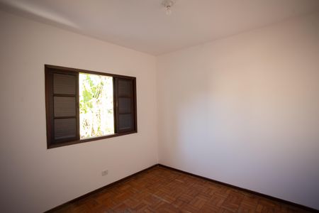 QUARTO 2 de casa à venda com 2 quartos, 70m² em Parque Maria Domitila, São Paulo