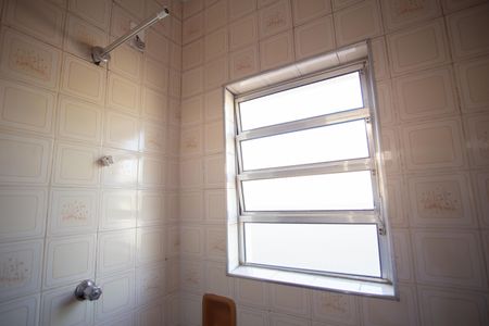 Casa à venda com 70m², 2 quartos e 2 vagasBANHEIRO