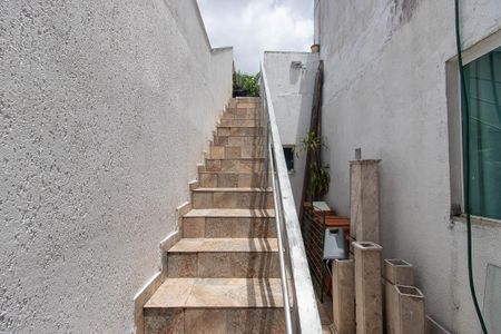 Casa para alugar com 95m², 1 quarto e sem vagaEscada