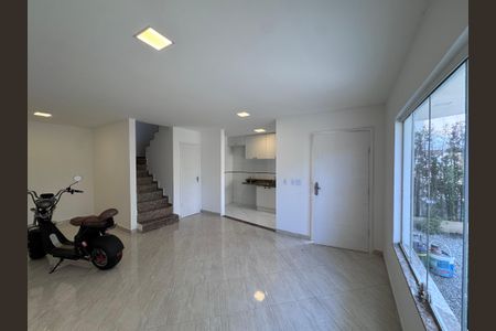 Apartamento para alugar com 120m², 2 quartos e 1 vaga Apartamento para alugar com 120m², 2 quartos e 1 vagaSala