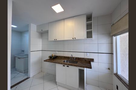 Apartamento para alugar com 120m², 2 quartos e 1 vaga Apartamento para alugar com 120m², 2 quartos e 1 vagaCozinha e Área de Serviço