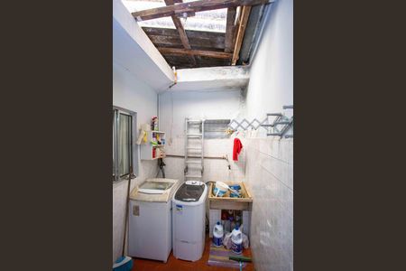 Casa à venda com 140m², 3 quartos e 2 vagasÁrea de Serviço