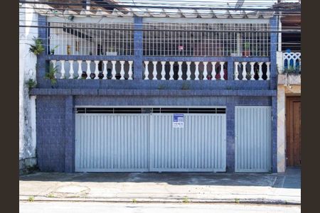 Casa à venda com 140m², 3 quartos e 2 vagasFachada