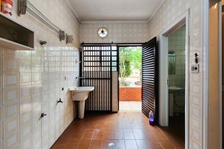 Casa à venda com 244m², 3 quartos e 2 vagasÁrea de Serviço 