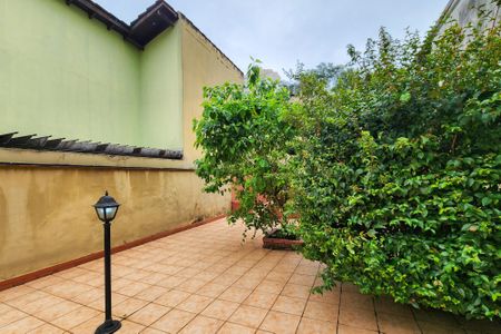 Casa à venda com 244m², 3 quartos e 2 vagasQuintal