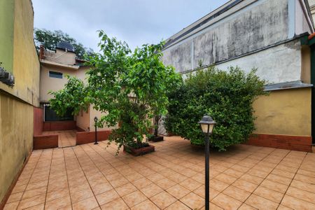 Casa à venda com 244m², 3 quartos e 2 vagasQuintal 