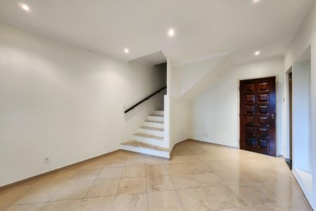 Casa à venda com 244m², 3 quartos e 2 vagasSala 
