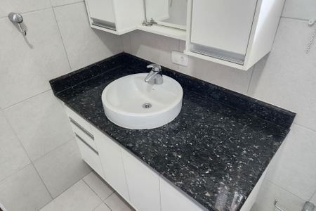 Casa à venda com 244m², 3 quartos e 2 vagasBanheiro da Suíte 