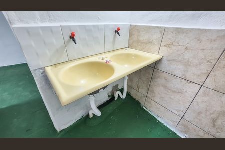Casa para alugar com 58m², 2 quartos e 1 vagaÁrea de Serviço
