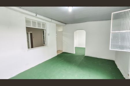 Casa para alugar com 58m², 2 quartos e 1 vagaÁrea de acesso ao quintal 