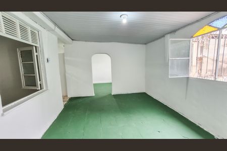 Casa para alugar com 58m², 2 quartos e 1 vagaÁrea de acesso ao quintal 
