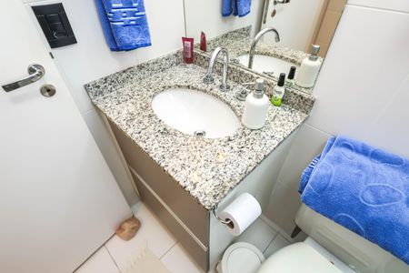 Apartamento à venda com 67m², 2 quartos e 1 vaga Apartamento à venda com 67m², 2 quartos e 1 vagaBanheiro