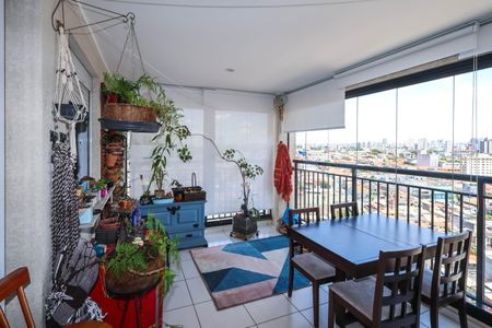 Apartamento à venda com 67m², 2 quartos e 1 vaga Apartamento à venda com 67m², 2 quartos e 1 vagaVaranda