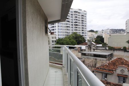 Apartamento à venda com 78m², 2 quartos e 1 vagavaranda da suíte