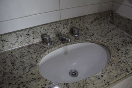 Apartamento à venda com 78m², 2 quartos e 1 vagaBanheiro Social