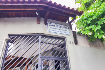 Casa de condomínio à venda com 68m², 2 quartos e 1 vagaFachada