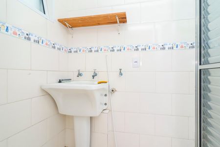 Casa de condomínio à venda com 68m², 2 quartos e 1 vagaÁrea de Serviço