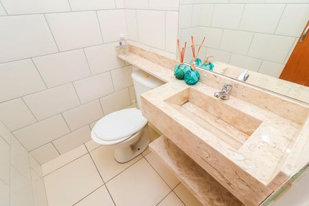 Casa de condomínio à venda com 68m², 2 quartos e 1 vagaLavabo