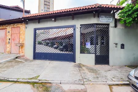 Casa de condomínio à venda com 68m², 2 quartos e 1 vagaFachada