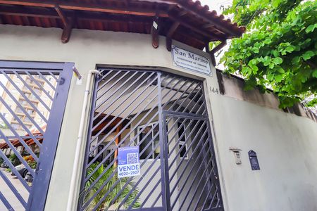 Casa de condomínio à venda com 68m², 2 quartos e 1 vagaFachada