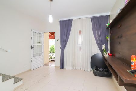 Casa de condomínio à venda com 68m², 2 quartos e 1 vagaSala