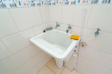 Casa de condomínio à venda com 68m², 2 quartos e 1 vagaÁrea de Serviço