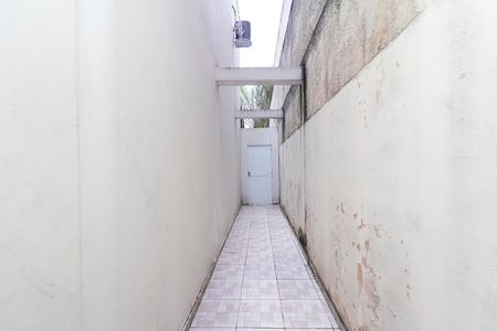 Casa de condomínio à venda com 68m², 2 quartos e 1 vagaQuintal