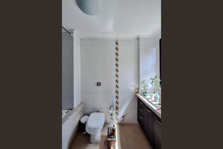 Apartamento à venda com 135m², 4 quartos e 2 vagasBanheiro da Suíte