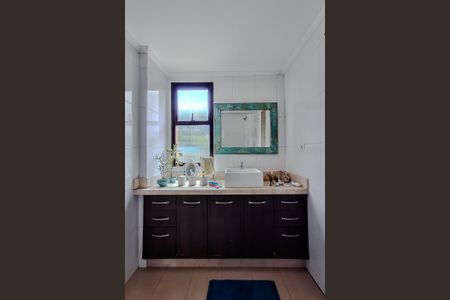 Apartamento à venda com 135m², 4 quartos e 2 vagasBanheiro da Suíte