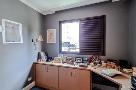 Apartamento à venda com 135m², 4 quartos e 2 vagasQuarto 2