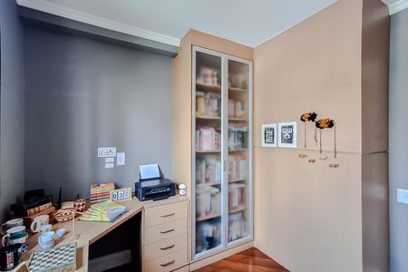 Apartamento à venda com 135m², 4 quartos e 2 vagasQuarto 2