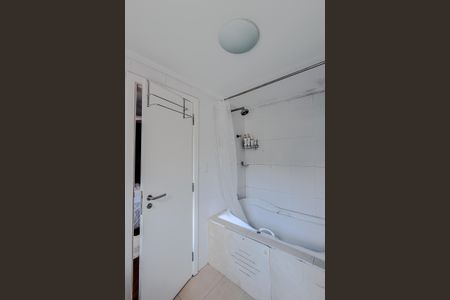 Apartamento à venda com 135m², 4 quartos e 2 vagasBanheiro da Suíte