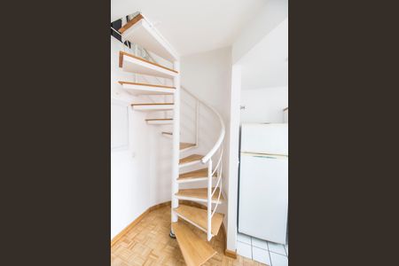 Apartamento para alugar com 55m², 1 quarto e 1 vagaEscada