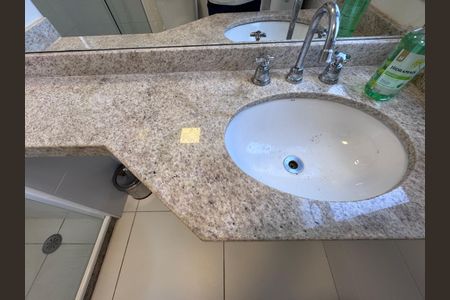 Apartamento à venda com 82m², 3 quartos e 1 vagaSuíte - Banheiro