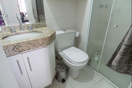 Apartamento à venda com 55m², 2 quartos e 2 vagasBanheiro da Suíte