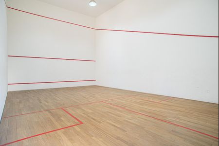 Apartamento à venda com 55m², 2 quartos e 2 vagasÁrea comum - Quadra de Squash