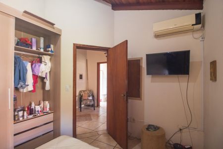 Casa à venda com 225m², 4 quartos e 2 vagasQuarto