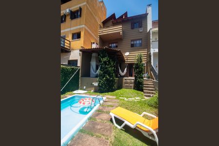 Casa à venda com 225m², 4 quartos e 2 vagasQuintal/Piscina
